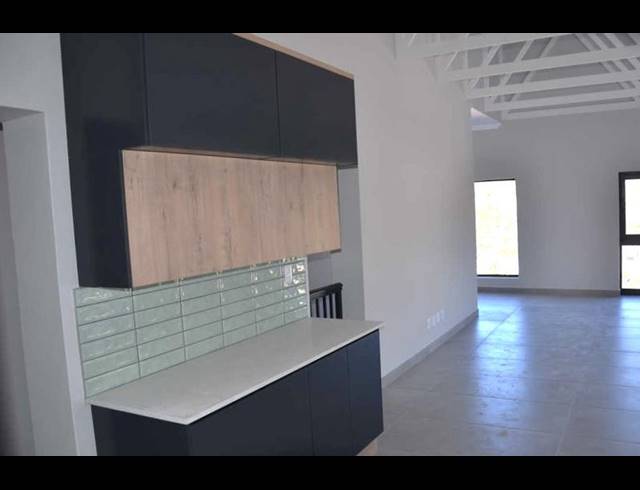 3 BEDROOM HOUSE FOR SALE IN ISLAND VIEW